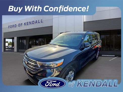 Used 2023 Ford Explorer XLT image 1