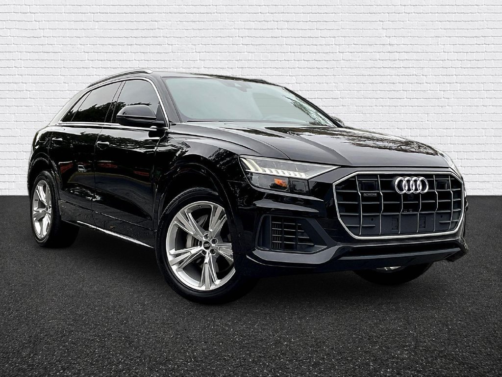 Used 2023 Audi Q8 Premium w/ Convenience Package AWD/4WD image 3