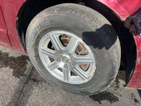 Used 2008 Chrysler Town & Country Touring w/ Family Value Group image 14