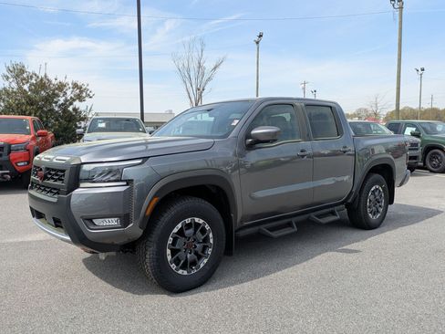 New 2026 Nissan Frontier PRO-4X w/ Pro Premium Package AWD/4WD image 8