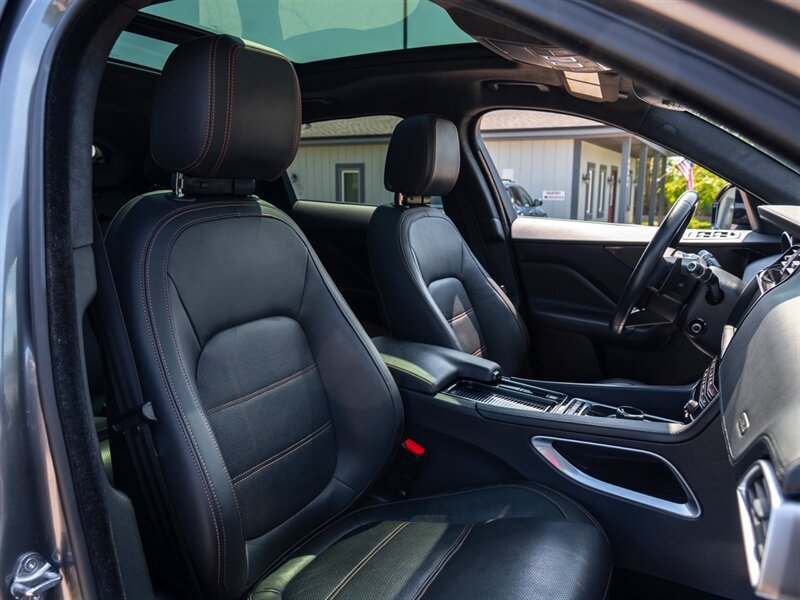 Used 2019 Jaguar F-PACE Prestige AWD/4WD image 20