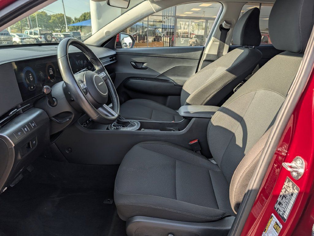 Used 2025 Hyundai Kona SEL AWD/4WD image 27