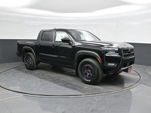 Used 2025 Nissan Frontier PRO-4X image 5