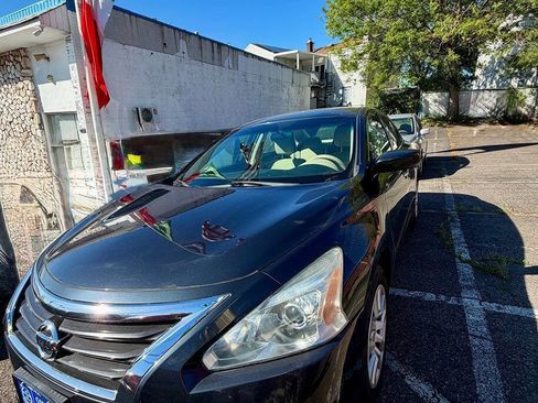 Used 2015 Nissan Altima 2.5 S w/ Power Driver Seat Package FWD image 1