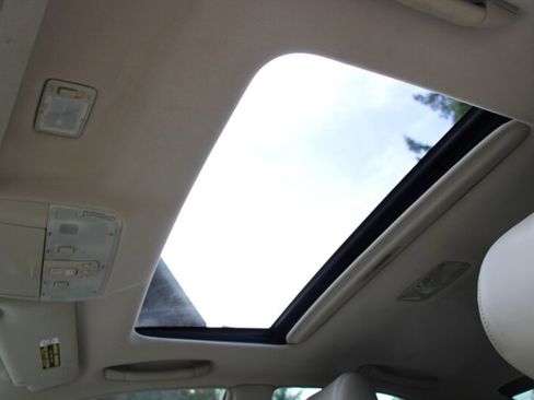 Used 2004 Lexus ES 330 image 9