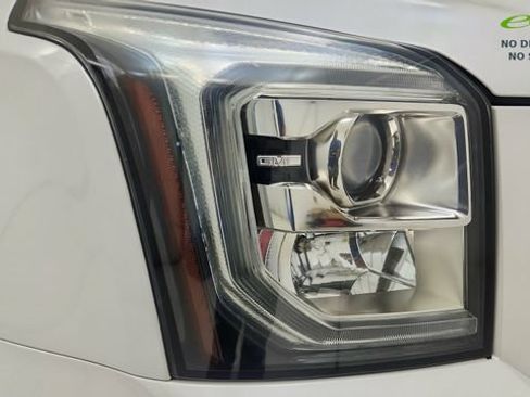Used 2019 GMC Yukon Denali w/ Denali Ultimate Package AWD/4WD image 62