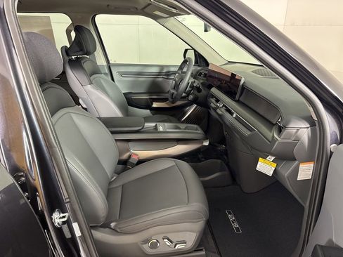 New 2026 Kia EV9 Light RWD image 17