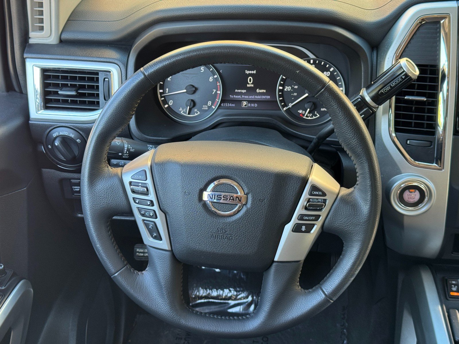 Used 2021 Nissan Titan SV w/ SV Convenience Package RWD image 16