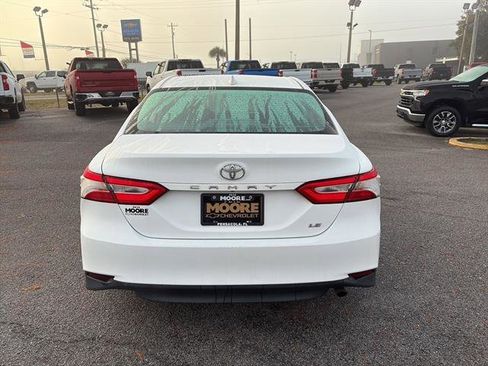 Used 2019 Toyota Camry LE image 6