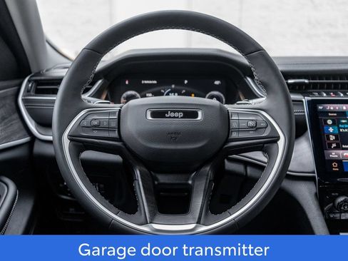 Used 2023 Jeep Grand Cherokee L Limited AWD/4WD image 16