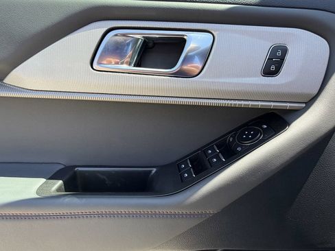 New 2026 Ford Explorer Active RWD image 24