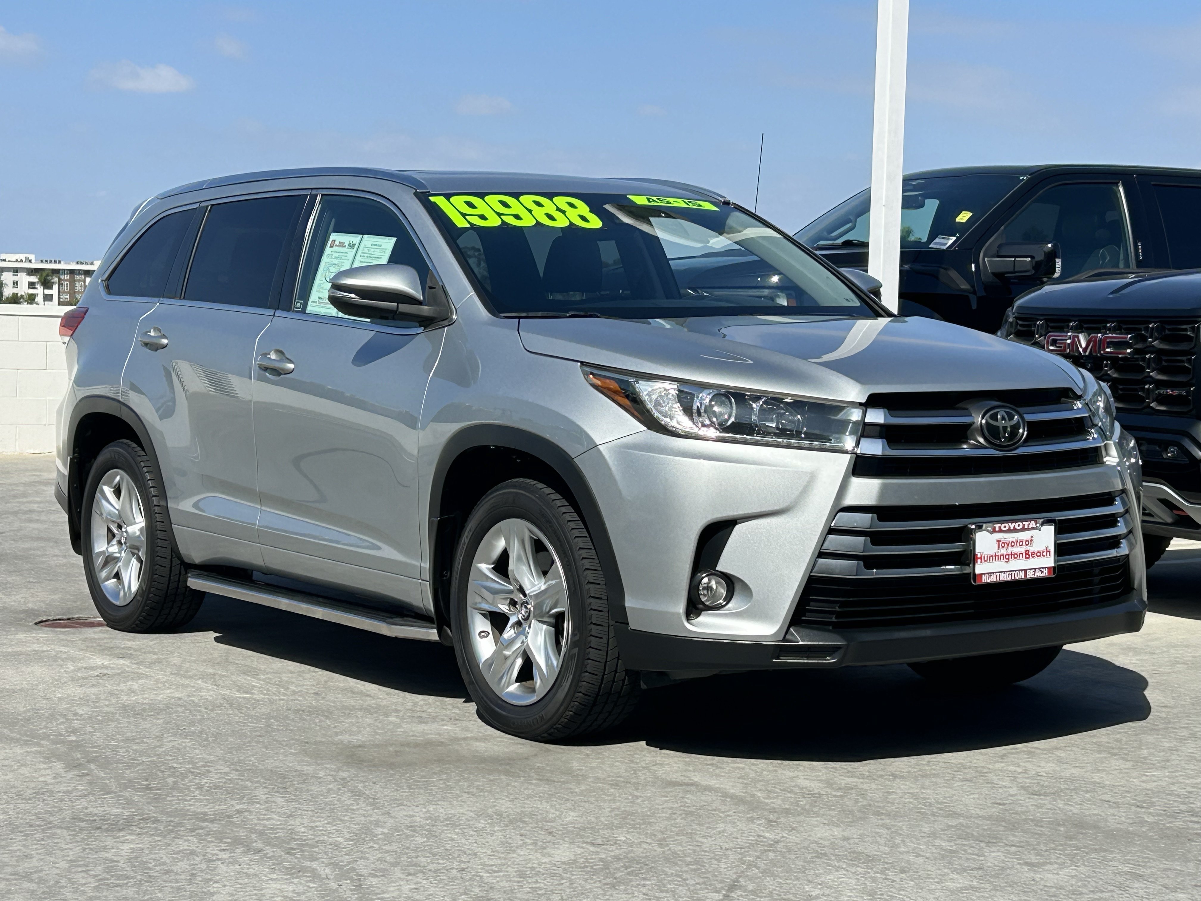 Used 2017 Toyota Highlander Limited w/ Carpet Mat Package AWD/4WD image 2