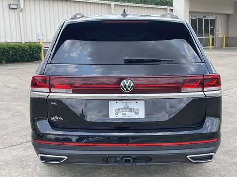 Used 2024 Volkswagen Atlas SE FWD image 4