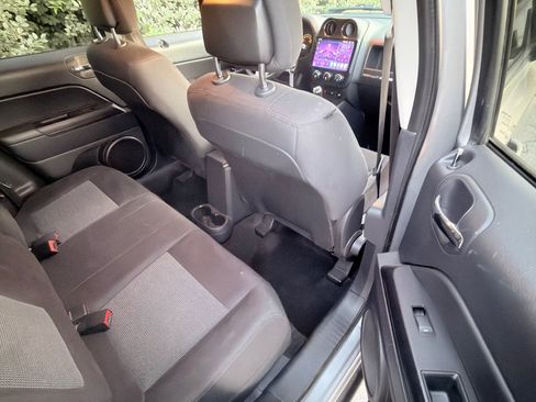 Used 2014 Jeep Patriot Latitude AWD/4WD image 18