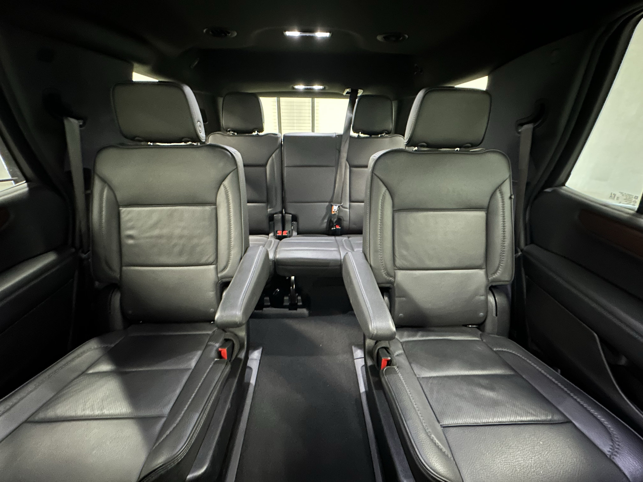 Used 2025 GMC Yukon Denali AWD/4WD image 35