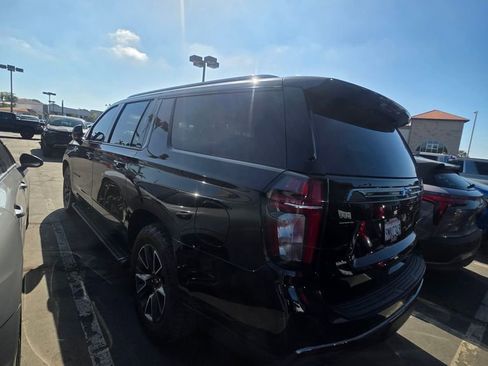 Certified 2022 Chevrolet Suburban Z71 w/ Z71 Off-Road Package image 3