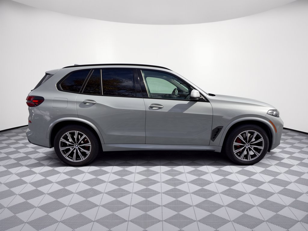 Used 2024 BMW X5 xDrive40i AWD/4WD image 8