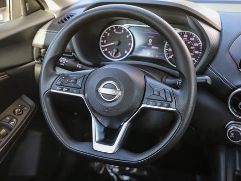 Used 2024 Nissan Sentra SV FWD image 15