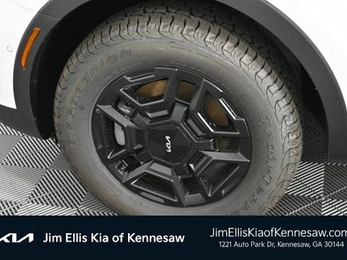 Certified 2024 Kia Sorento SX Prestige w/ Olive Brown Leather Package image 29