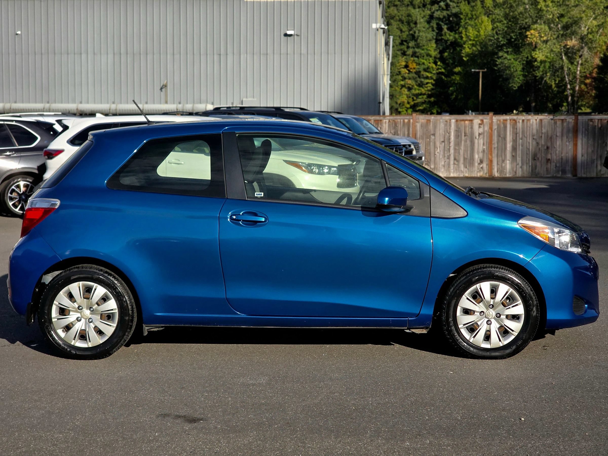 Used 2013 Toyota Yaris L FWD image 14