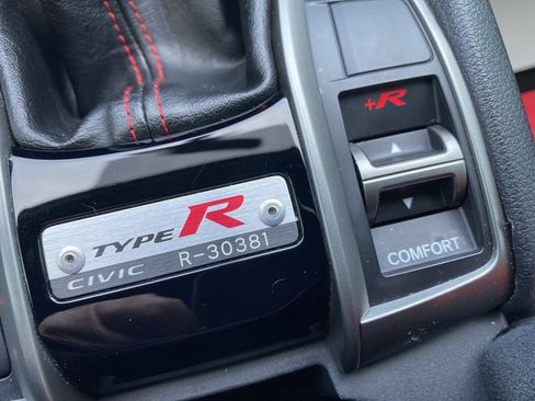 Used 2019 Honda Civic Type R image 30