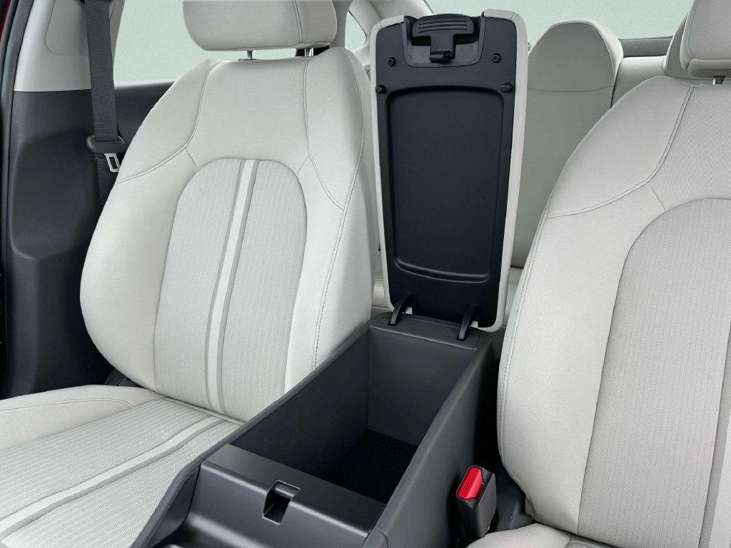 Certified 2025 Hyundai Sonata SE FWD image 18