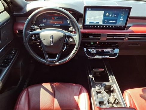 Used 2023 Lincoln Corsair Reserve image 3