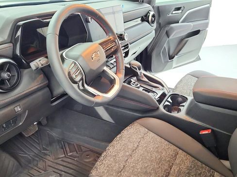 Used 2024 Chevrolet Colorado Z71 w/ Z71 Convenience Package 2 image 9