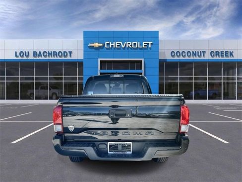 Used 2019 Toyota Tacoma SR image 7