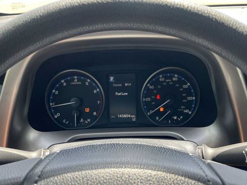 Used 2017 Toyota RAV4 LE AWD/4WD image 47