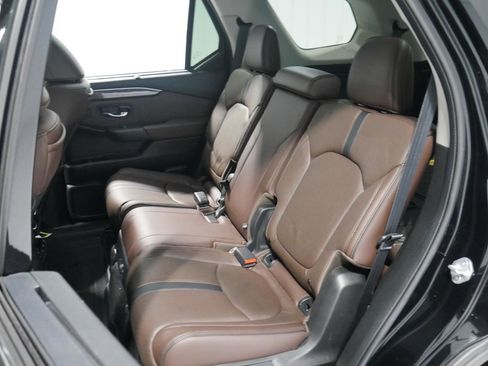 Used 2023 Honda Pilot Elite image 11