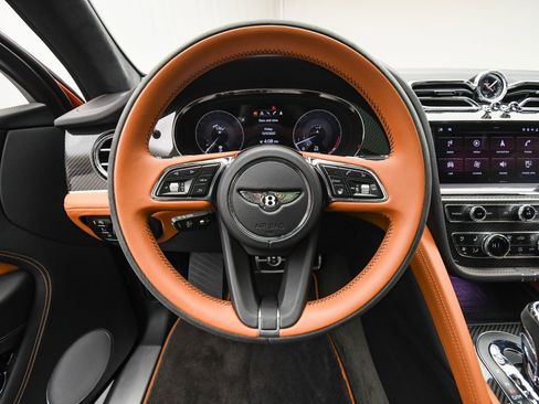 Certified 2022 Bentley Bentayga image 14