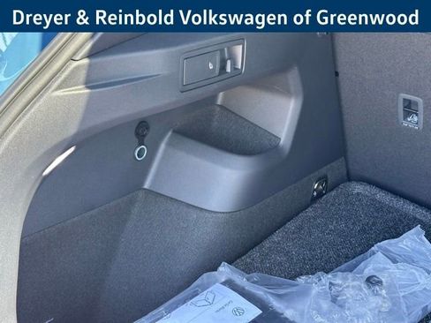 New 2026 Volkswagen Tiguan SE R-Line FWD image 30