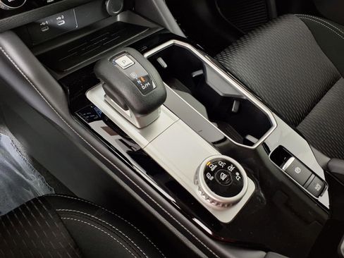 New 2026 Mitsubishi Outlander ES image 18