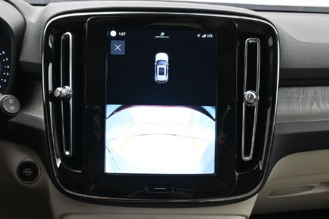 Used 2023 Volvo XC40 B5 Plus w/ Driver Assist Package AWD/4WD image 22
