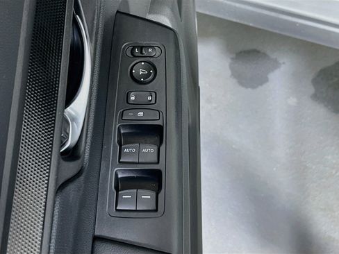 Used 2025 Honda CR-V Sport image 17