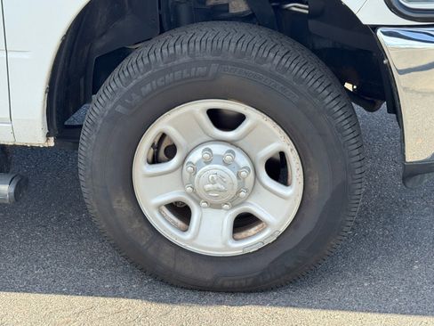 Used 2018 RAM 2500 Tradesman w/ Chrome Appearance Group image 10