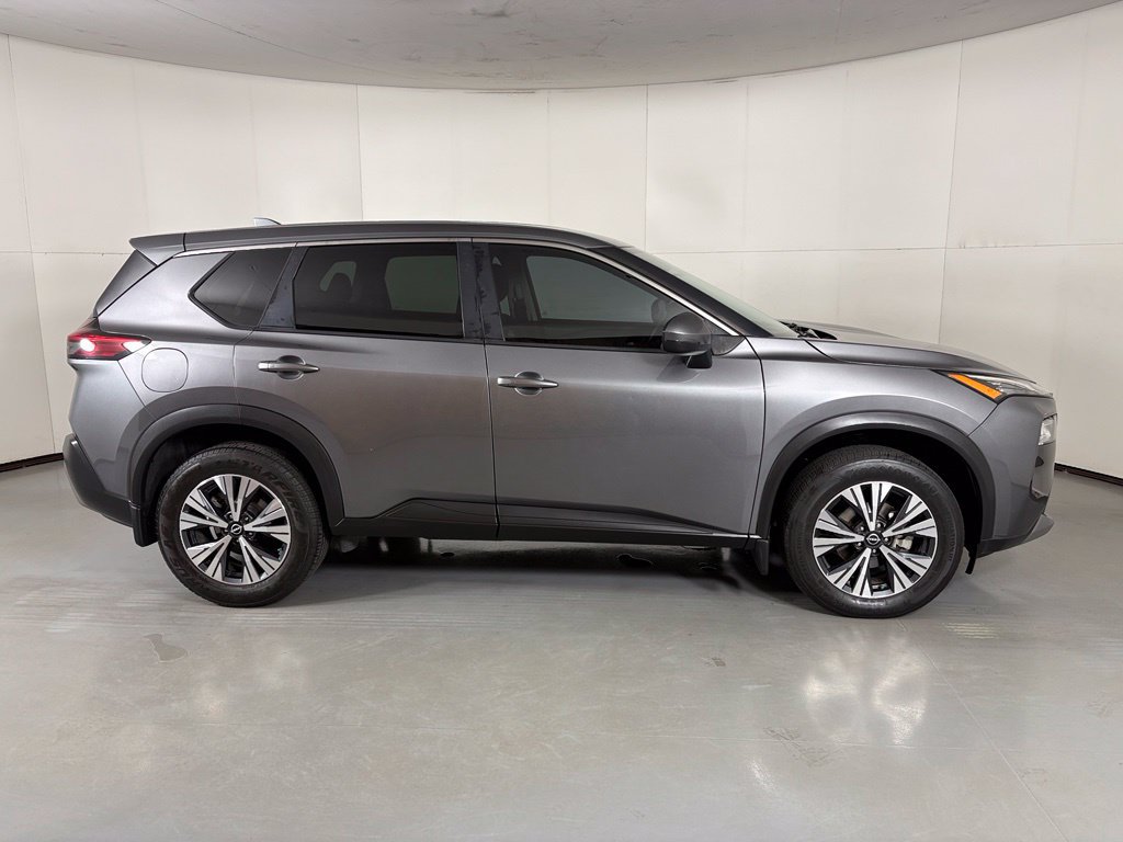 Used 2022 Nissan Rogue SV FWD image 9