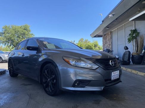 Used 2018 Nissan Altima 2.5 SR w/ SR Midnight Edition FWD image 3