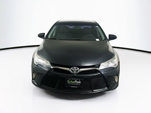 Used 2017 Toyota Camry SE FWD image 2