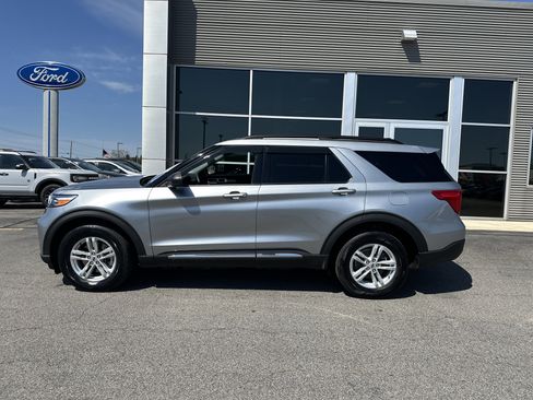 Used 2023 Ford Explorer XLT w/ Class IV Trailer Tow Package AWD/4WD image 12