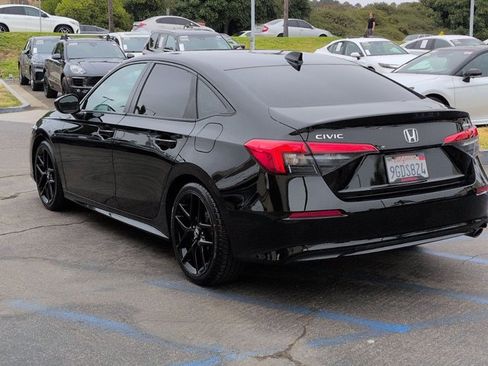 Used 2023 Honda Civic Sport image 8