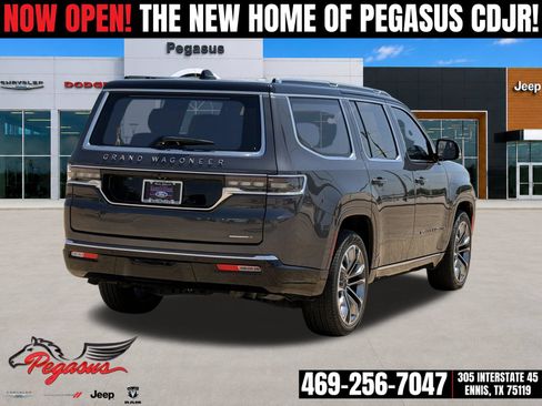Used 2024 Jeep Grand Wagoneer Series III w/ Rear Seat Video Group 1 AWD/4WD image 4