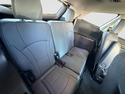 Used 2018 Buick Enclave Premium AWD/4WD image 20