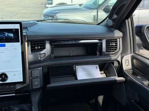 Used 2025 Ford F150 Lightning Lariat AWD/4WD image 33
