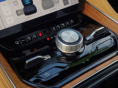 Used 2024 Jeep Grand Wagoneer L Series III w/ HD Trailer Tow Package image 27