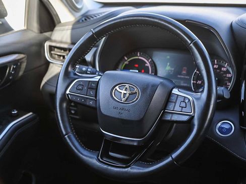 Used 2021 Toyota Highlander Limited image 14