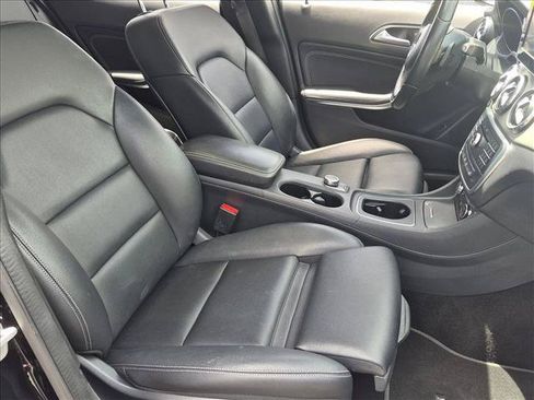 Used 2017 Mercedes-Benz GLA 250 image 19