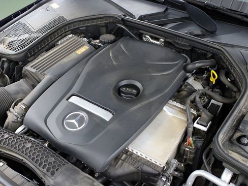 Used 2016 Mercedes-Benz C 300 4MATIC Sedan image 35