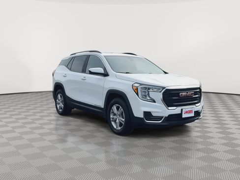 Certified 2023 GMC Terrain SLE w/ Driver Convenience Package AWD/4WD image 2